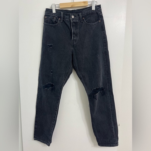 Women’s Levi’s Wedgie Black Distressed - Picture 1 of 10